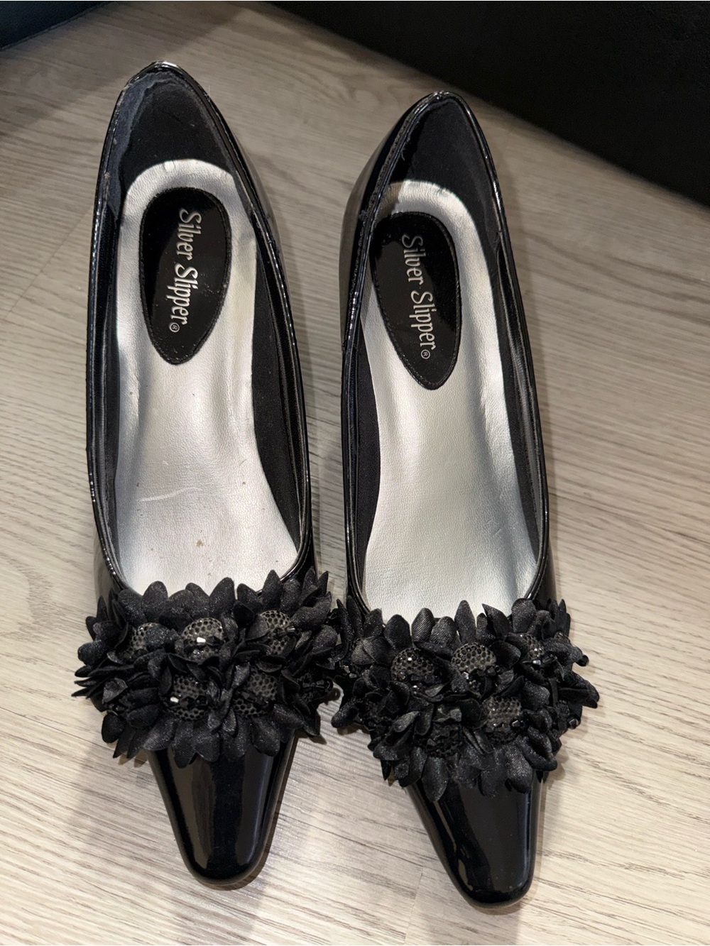 Silver Slipper brand, black high heel, Size 6M, Excellent Condition